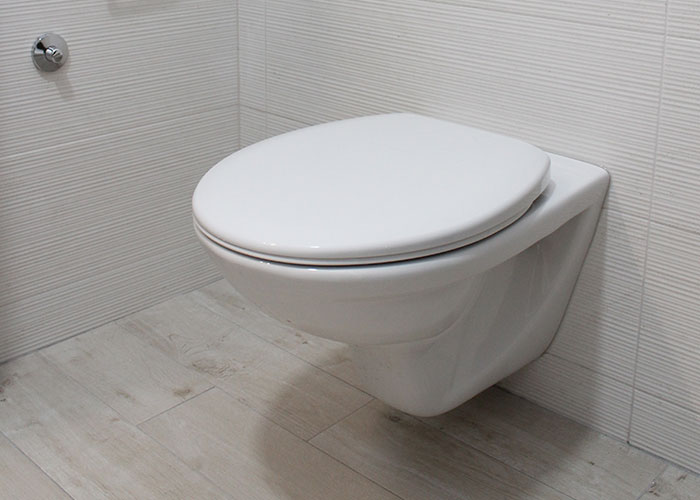 40 People Share The Non-Negotiable Rules They Have In Their Homes, And Some Are Very Strange