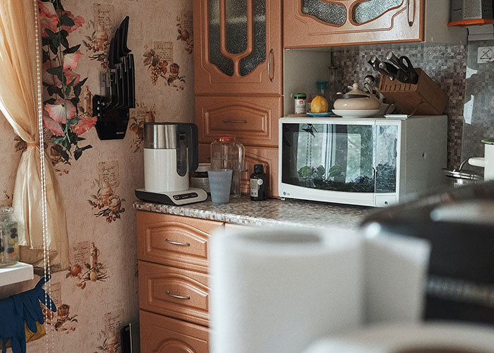 40 People Share The Non-Negotiable Rules They Have In Their Homes, And Some Are Very Strange