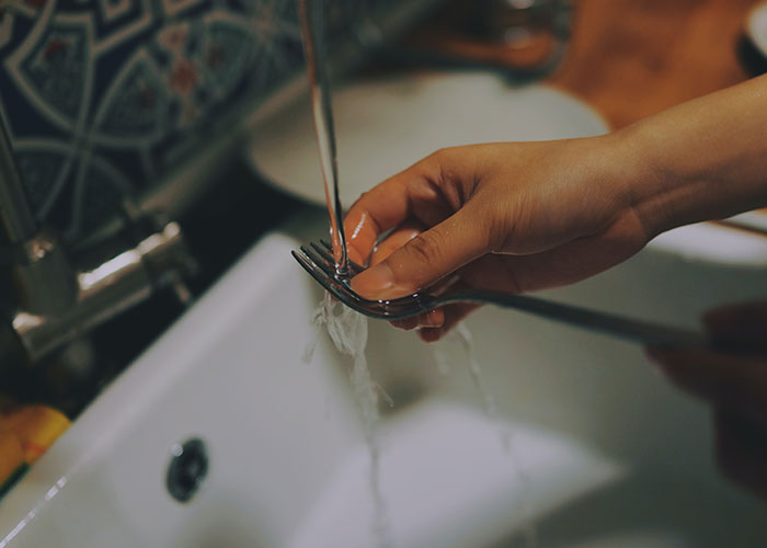 40 People Share The Non-Negotiable Rules They Have In Their Homes, And Some Are Very Strange