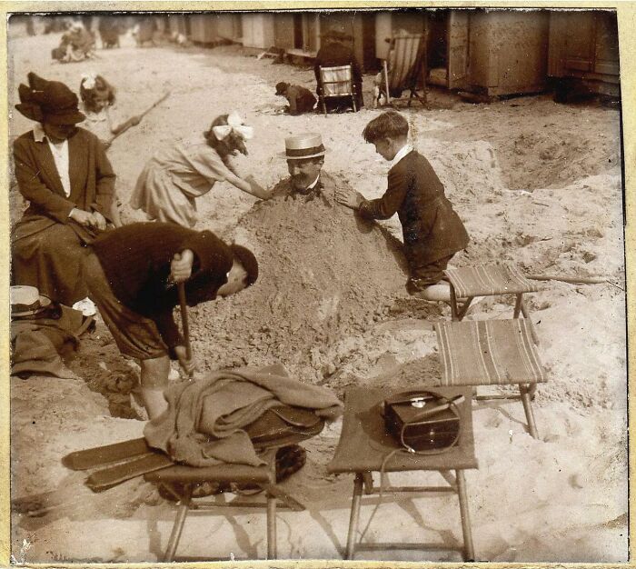 "Lets Bury Dad!", 1915