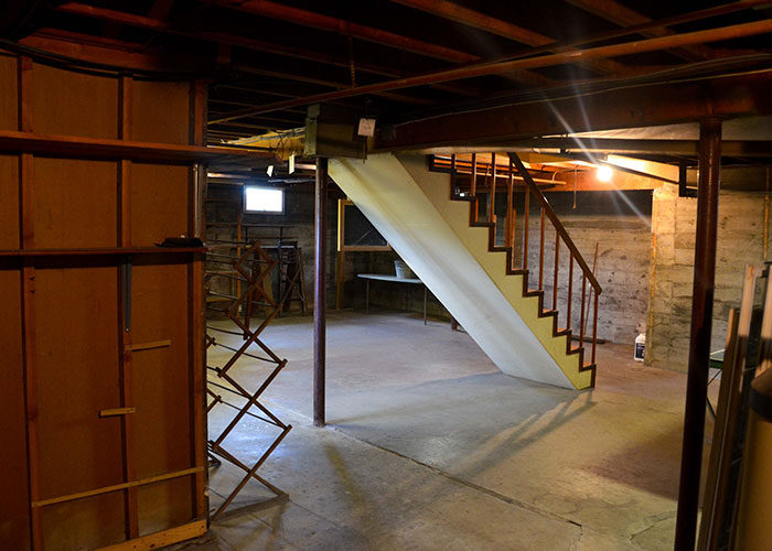 30 Surprising, Unsettling, And Sweet Moments Captured On Nanny Cams, As Shared In This Online Group