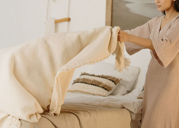 30 Surprising, Unsettling, And Sweet Moments Captured On Nanny Cams, As Shared In This Online Group