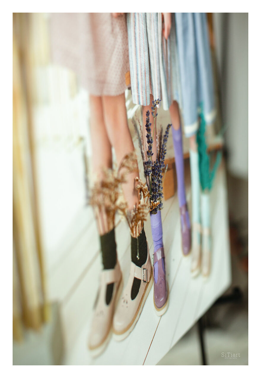 A Fellow Florist And I, The Photographer, Made 11 Portraits Of Months Using Live Flowers To Highlight The Genuineness Of Each Season