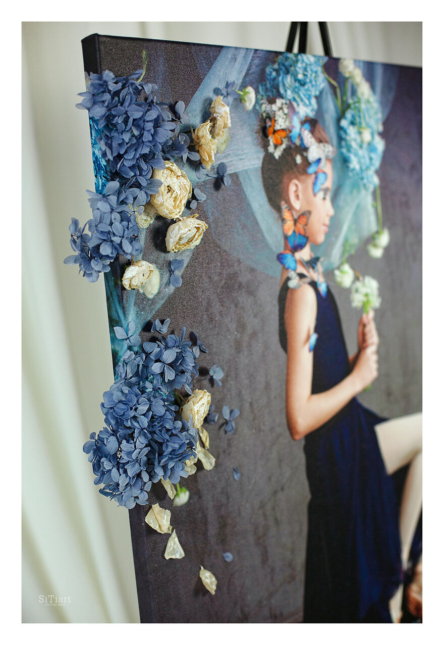 A Fellow Florist And I, The Photographer, Made 11 Portraits Of Months Using Live Flowers To Highlight The Genuineness Of Each Season