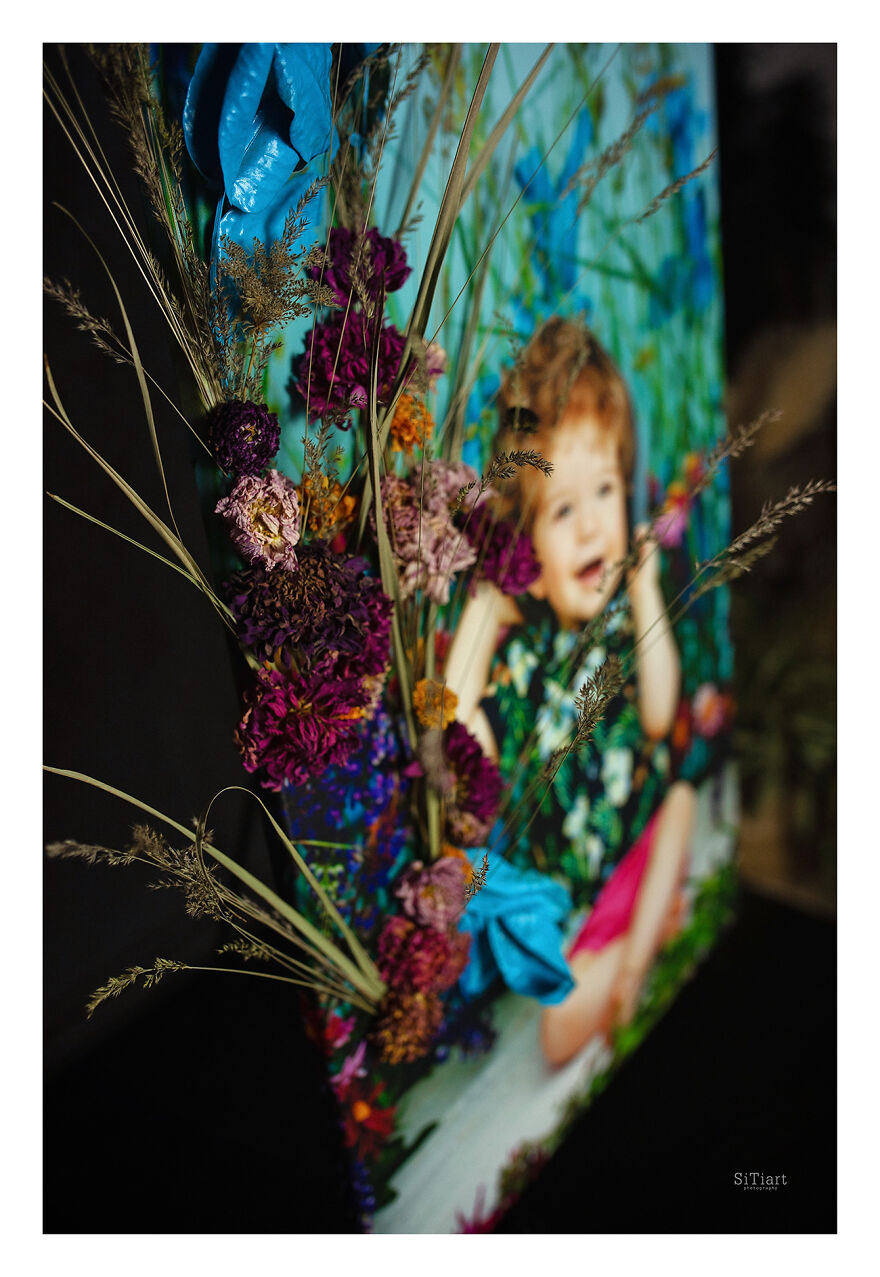 A Fellow Florist And I, The Photographer, Made 11 Portraits Of Months Using Live Flowers To Highlight The Genuineness Of Each Season