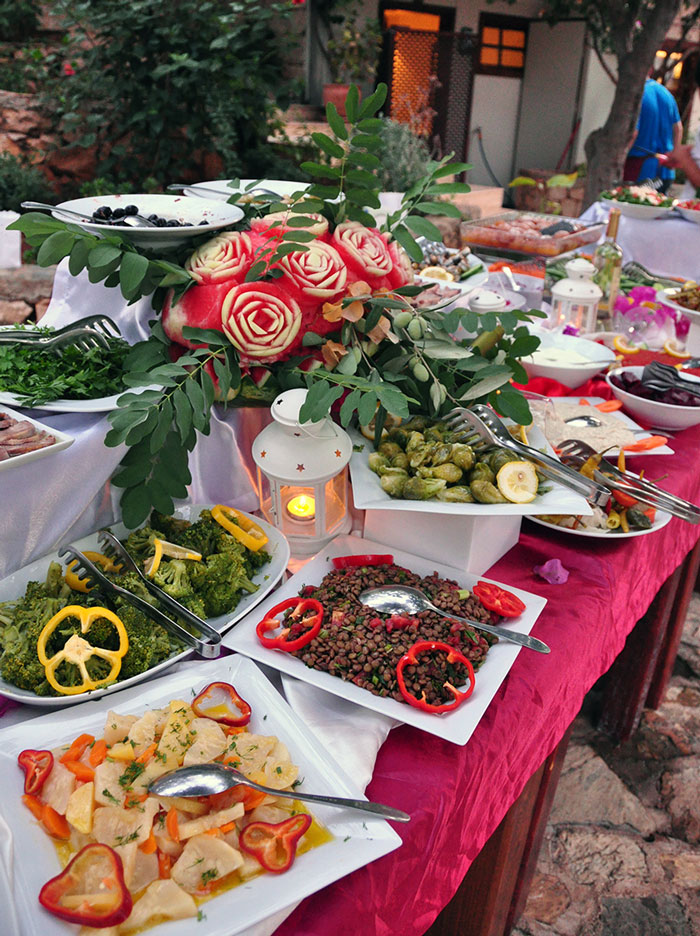 Woman Is Invited To A Wedding And The Invitation Specifies That She Will Have To Pay For Food Herself And Bring Money As A Gift Woman Is Invited To A Wedding And The Invitation Specifies That She Will Have To Pay For Food Herself And Bring Money As A Gift