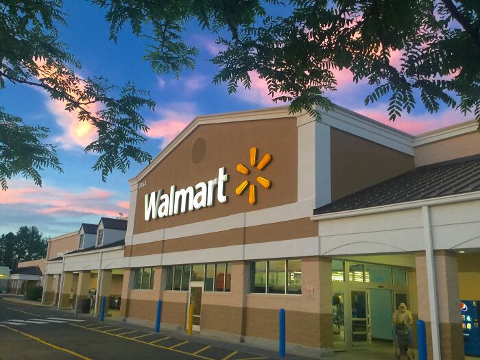 40 Things People Considered Luxuries For The Rich Until They Realized They Just Grew Up Broke