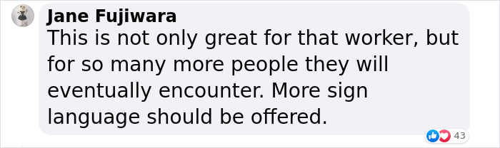 Teacher Notices Students Struggling To Communicate With Deaf Cafeteria Worker, Decides To Teach Them Sign Language Teacher Notices Students Struggling To Communicate With Deaf Cafeteria Worker, Decides To Teach Them Sign Language