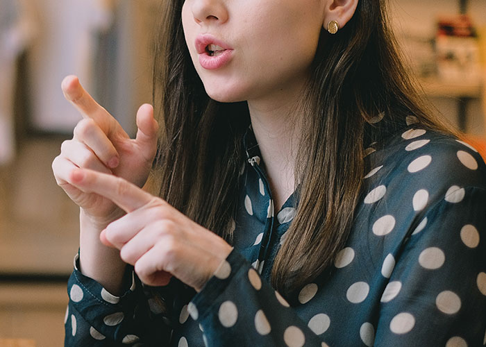 35 Dead Giveaways That Someone Is A Bad Person