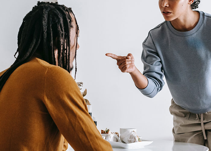 30 Señales de que alguien es una mala persona