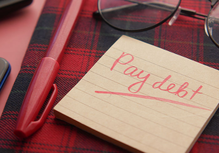 35 People Who Dated Rich Share The Most Surprising Things They Learned