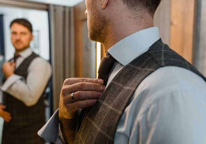 35 People Who Dated Rich Share The Most Surprising Things They Learned