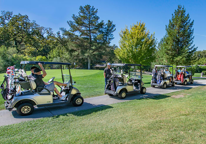 35 People Who Dated Rich Share The Most Surprising Things They Learned