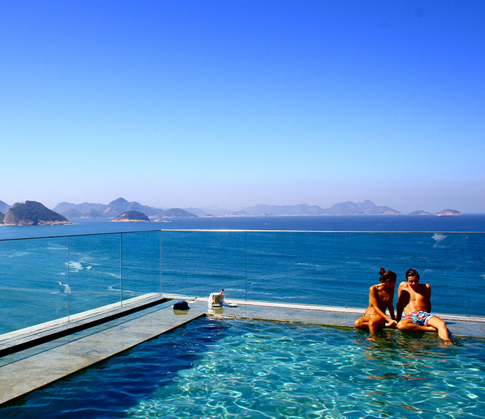 35 People Who Dated Rich Share The Most Surprising Things They Learned