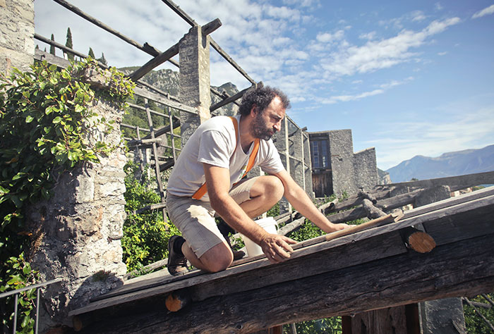 35 People Who Dated Rich Share The Most Surprising Things They Learned