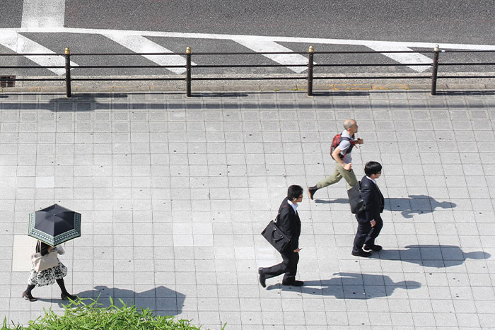 35 People Who Dated Rich Share The Most Surprising Things They Learned