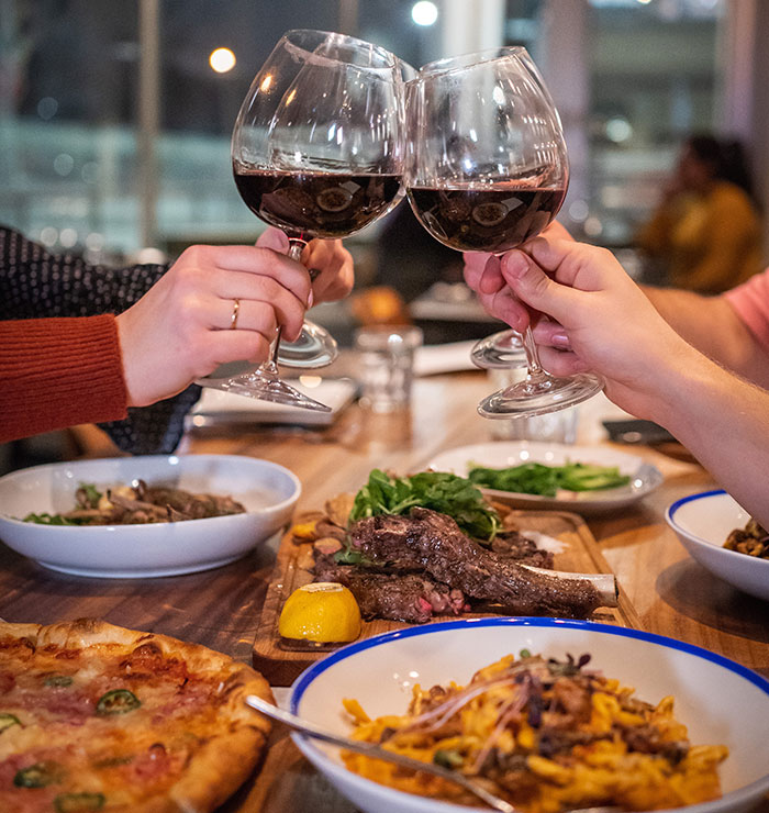 35 People Who Dated Rich Share The Most Surprising Things They Learned