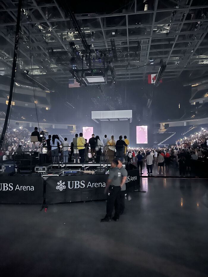 La vista que tuve en el concierto de Kendrick Lamar, habiendo pagado 750 dólares en Ubs Center…
