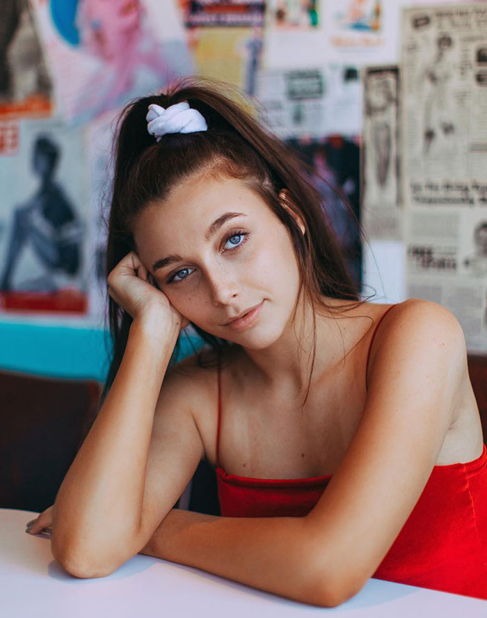 "Became Very Arrogant": 40 People Who Knew Celebrities Before They Were Famous Reveal What They Were Like