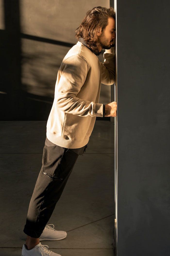 "No todo tiene que conectarse a Internet": 30 jóvenes comparten las cosas en las que los Boomers podrían tener razón