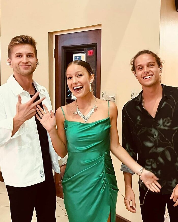 Former Students Share 35 Bizarre Things That Happened At Their Schools