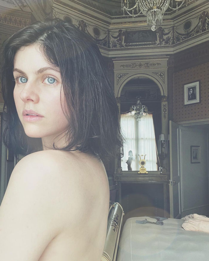 Alexandra Daddario Posting Without Any Make Up