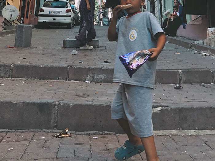 Mom Attempts To Lecture Her Kid By Using A Person With Dwarfism As A Threat, It Backfires When The Person Speaks Up Mom Attempts To Lecture Her Kid By Using A Person With Dwarfism As A Threat, It Backfires When The Person Speaks Up