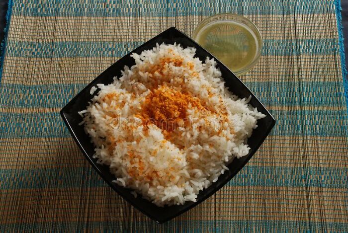 Karam Podi Rice (Rice With A Powder Made Of A Blend Of Pulses And Spices)