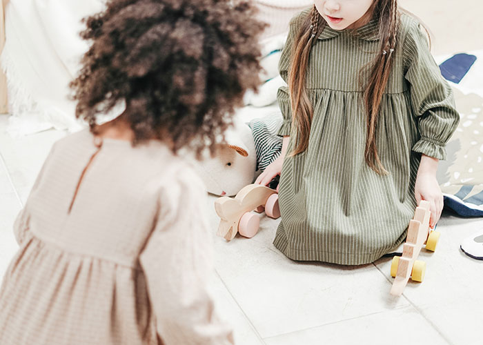 ‘Karen' Neighbor Shames Single Mom For Her "Poor Decisions", The Mom Decides To Take Revenge By 'Testing' Her Husband ‘Karen' Neighbor Shames Single Mom For Her "Poor Decisions", The Mom Decides To Take Revenge By 'Testing' Her Husband