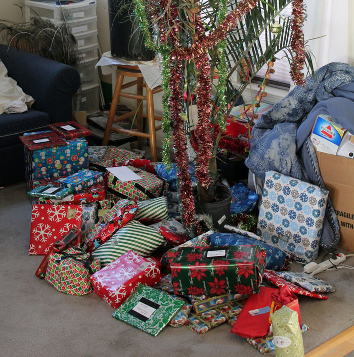 Man Gets Revenge On His MIL By Giving Her $40 Gift Instead Of A $600 One After She Refused To Give Her Gift To His Daughter