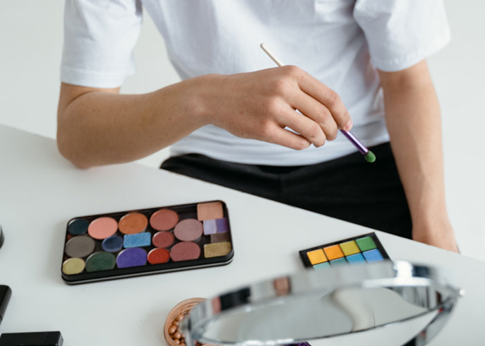 Mom Has The Perfect Response For MIL After She Calls Her Stepson's Eyeshadow Ridiculous, Drama Ensues