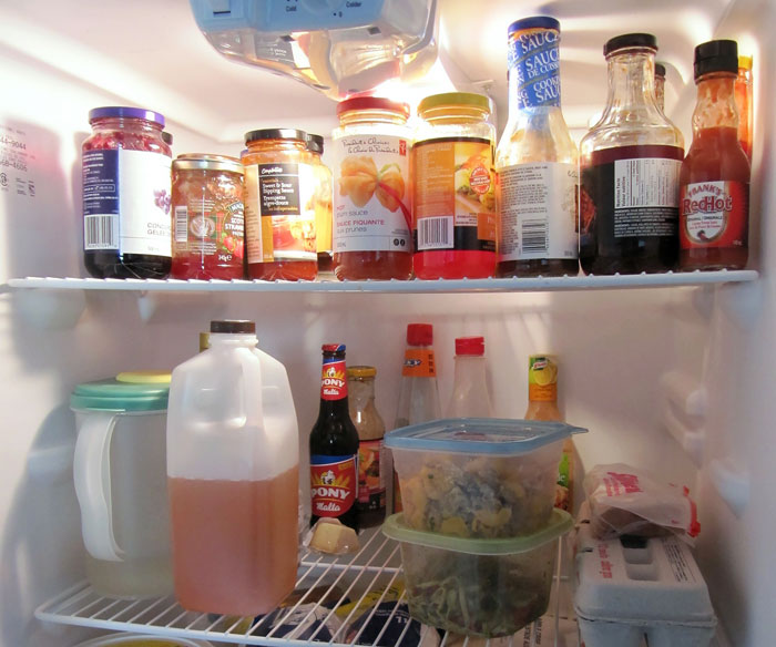 Man Is Fed Up With His Girlfriend’s Cravings While She Is Being A Surrogate For His Sister, Asks Her To Pay For His Meal She Ate