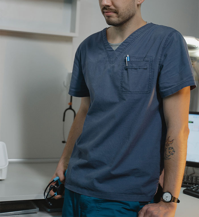 Male Nurse Maliciously Complies With Management's Gender-Biased Dress Code, Gets Them To Change It Male Nurse Maliciously Complies With Management's Gender-Biased Dress Code, Gets Them To Change It