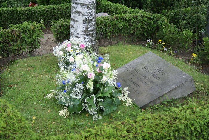 35 People Answer "What Is The Most Important/Biggest Unspoken Rule You Know?”