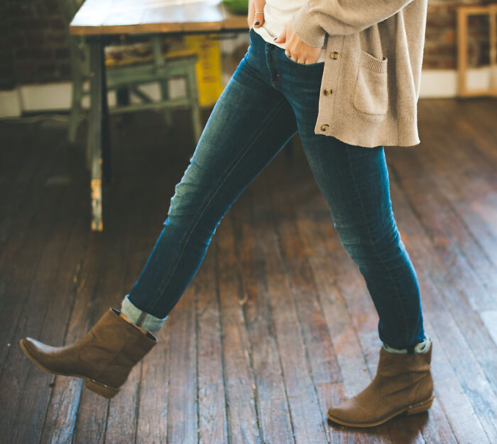 “What Conspiracy Theory Do You Believe To Your Core But Have No Evidence For?” (30 Answers)