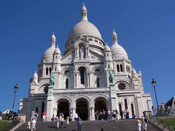 29 Creepy, Scary Or Unpleasant Experiences Solo Travelers In This Online Group Went Through