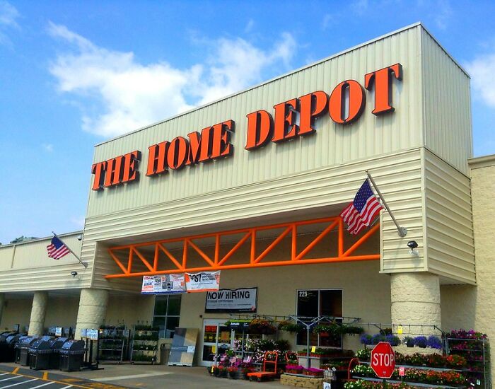 Someone Asks "What Is Your 'Never Again' Brand, Item, Store, Or Restaurant?" And 45 People Don't Hold Back