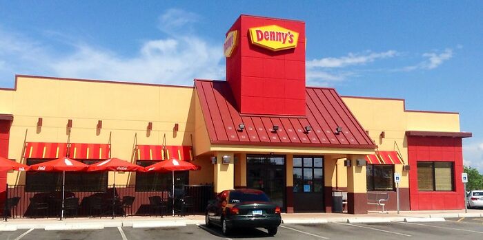 Someone Asks "What Is Your 'Never Again' Brand, Item, Store, Or Restaurant?" And 45 People Don't Hold Back