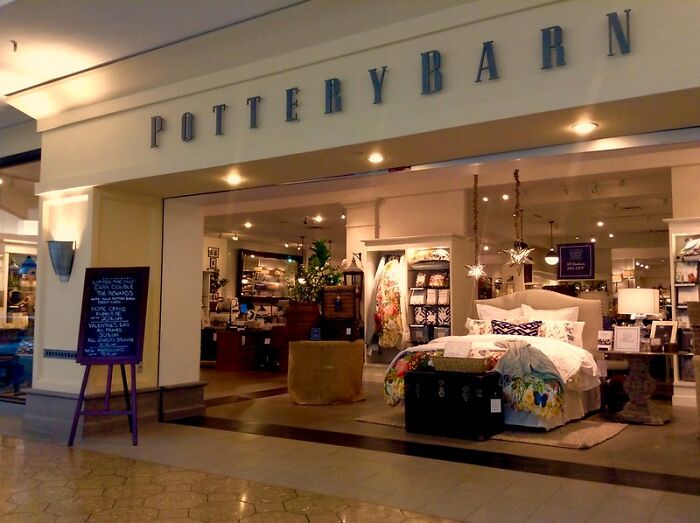 Someone Asks "What Is Your 'Never Again' Brand, Item, Store, Or Restaurant?" And 45 People Don't Hold Back