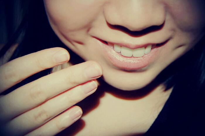 30 Subtle Signs That Reveal Someone Had A Rough Childhood, According To Folks In This Online Community