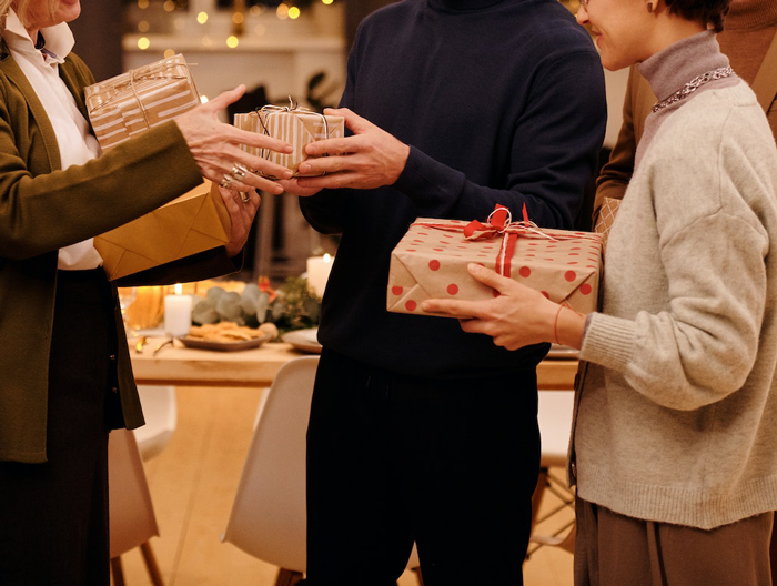 People Online Call This Woman The Jerk For Critiquing Her Husband Who Decided To Take A Nap On Christmas Day