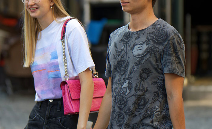 Dad Catches 13 Y.O. Daughter Lying After She Fails To Introduce Her Date, Tells Her To Text Him And Call It Off