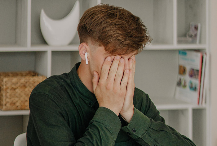 Boss Thinks Employee&rsquo;s Name Tag Isn&rsquo;t His Real Name, Tries To Punish Him For It