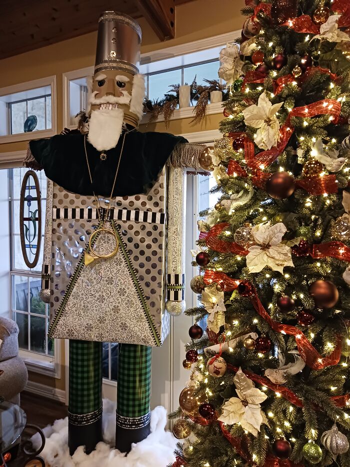 Made 2- 9 Ft Nutcrackers To Go Next To The Tree