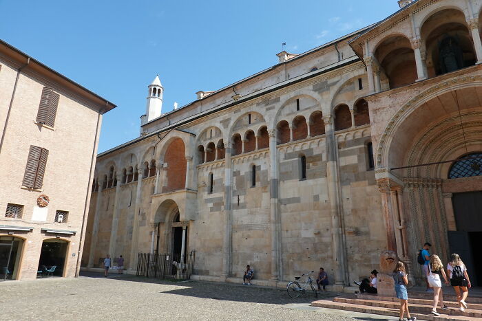 29 Creepy, Scary Or Unpleasant Experiences Solo Travelers In This Online Group Went Through