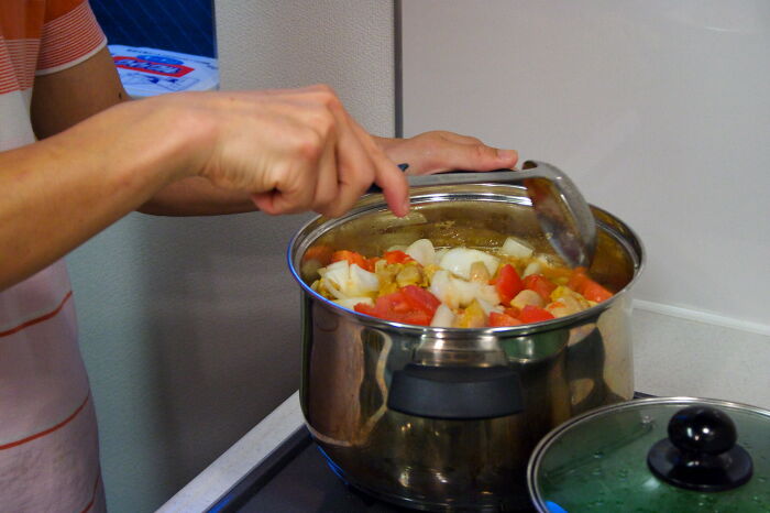 30 People Online Unveil 'Tricks' That Make Matters Easier In Their Kitchen