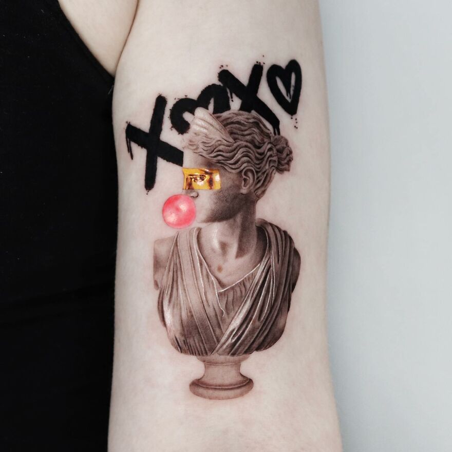 Tattoo Artist Adds Gold To His Tattoos Making Them Incredible