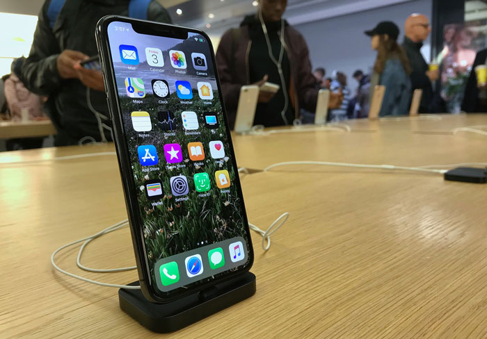 Management Goes Ballistic On 1 Of 2 Employees Still Left In Their Store, Employee Makes Them Regret It By Acting His Wage