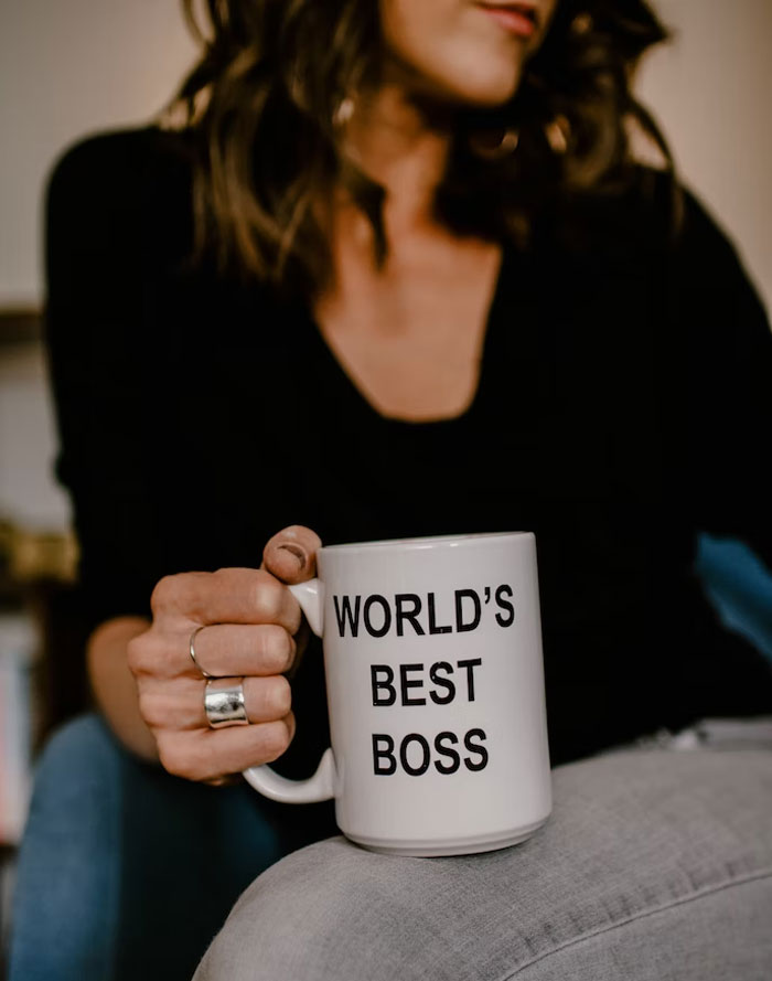 Employee Gets Accused Of Trying To Sabotage The Company By Handing In 2 Weeks’ Notice Right Before The Holidays Employee Gets Accused Of Trying To Sabotage The Company By Handing In 2 Weeks’ Notice Right Before The Holidays