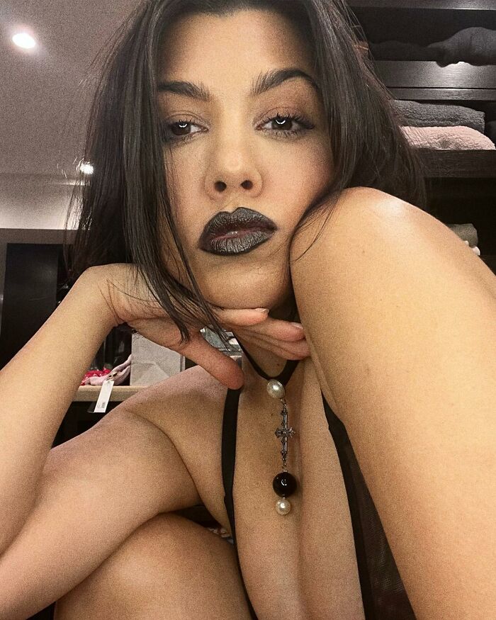 Kourtney Kardashian - Skilled With The Sewing Machine